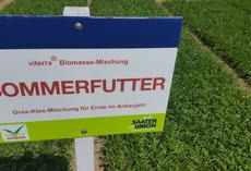 viterra® Sommerfutter, Feldschild vor Parzelle